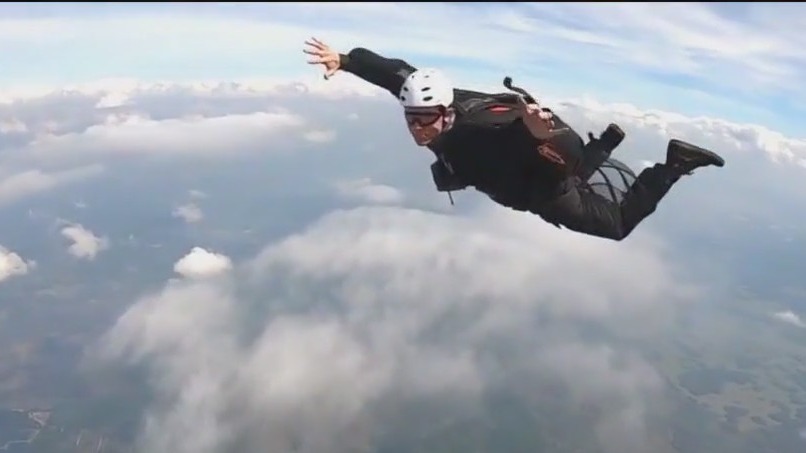 Paraplegic veteran earns solo skydiving license